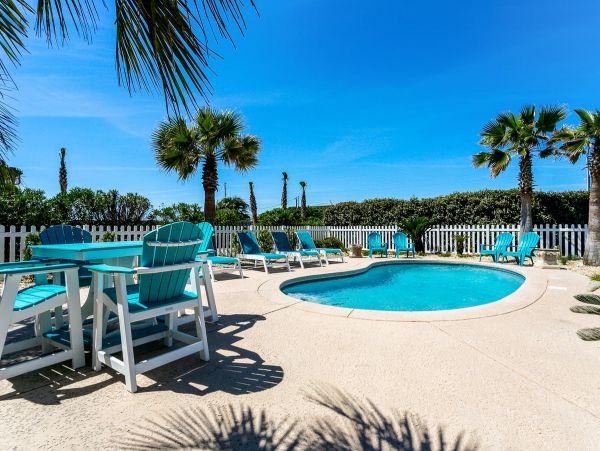 Beachside Six Bedroom Vacation Rental Home in Orange Beach