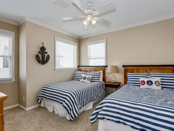 Beachside Six Bedroom Vacation Rental Home in Orange Beach