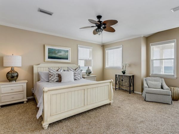 Beachside Six Bedroom Vacation Rental Home in Orange Beach