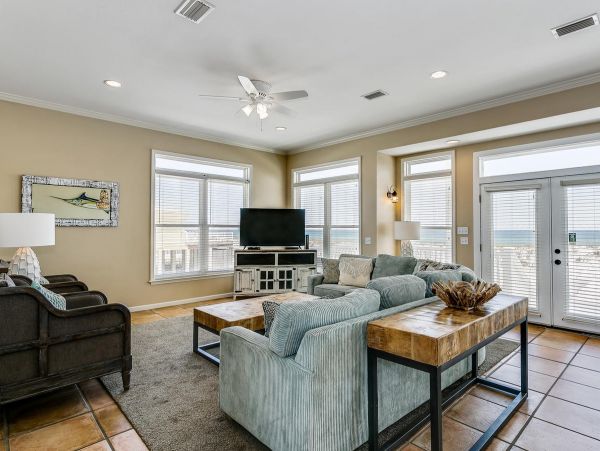 Beachside Six Bedroom Vacation Rental Home in Orange Beach