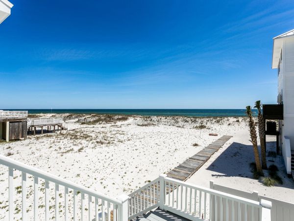 Beachside Six Bedroom Vacation Rental Home in Orange Beach