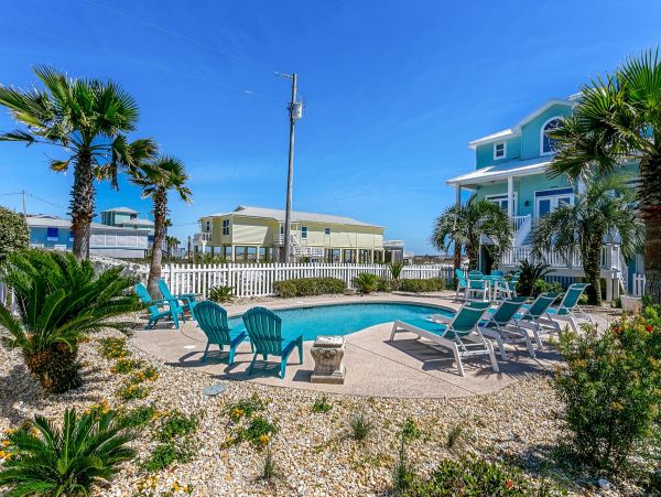 Beachside Six Bedroom Vacation Rental Home in Orange Beach
