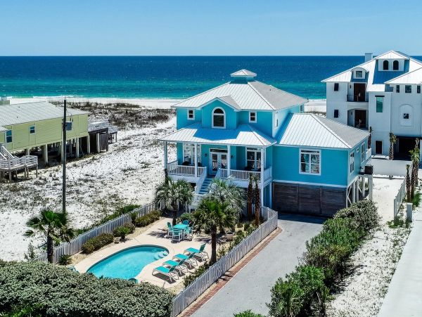 Beachside Six Bedroom Vacation Rental Home in Orange Beach