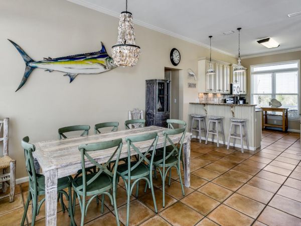 Beachside Six Bedroom Vacation Rental Home in Orange Beach