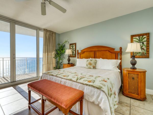 Six Bedroom Gulf Front Rental Condo in Panama City Beach