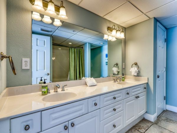 Six Bedroom Gulf Front Rental Condo in Panama City Beach