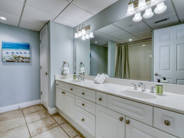 Six Bedroom Gulf Front Rental Condo in Panama City Beach
