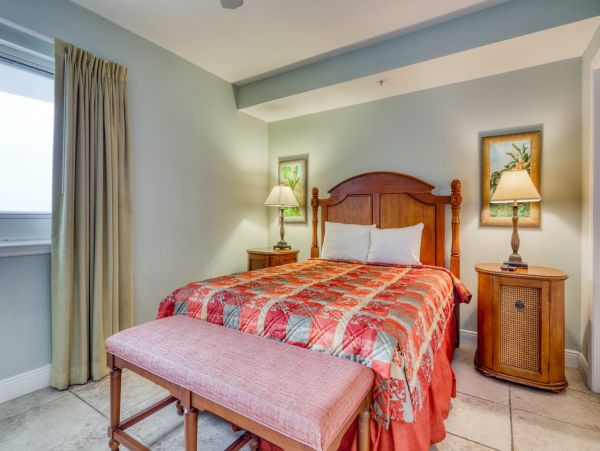 Six Bedroom Gulf Front Rental Condo in Panama City Beach