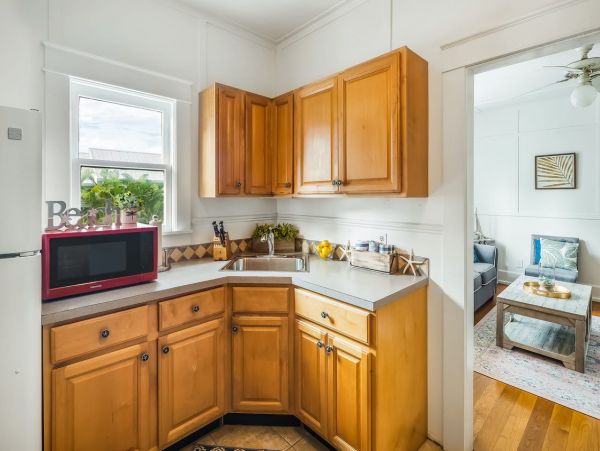 Stylish Home and Guest Hose with Shared Pool in Key West