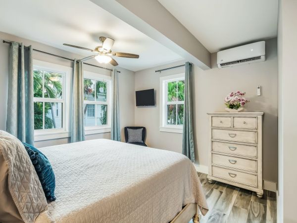 Stylish Home and Guest Hose with Shared Pool in Key West
