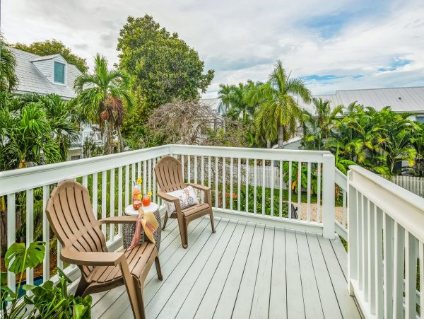 Stylish Home and Guest Hose with Shared Pool in Key West