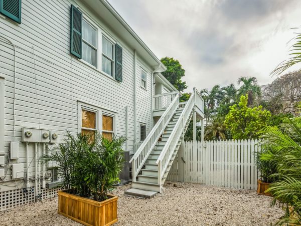 Stylish Home and Guest Hose with Shared Pool in Key West