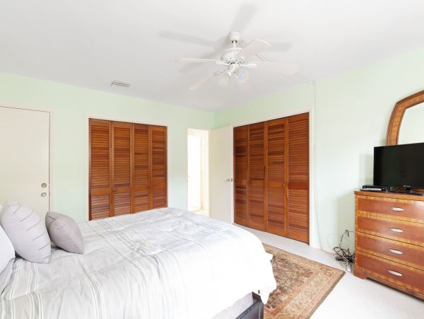 Hollywood Condo 962359