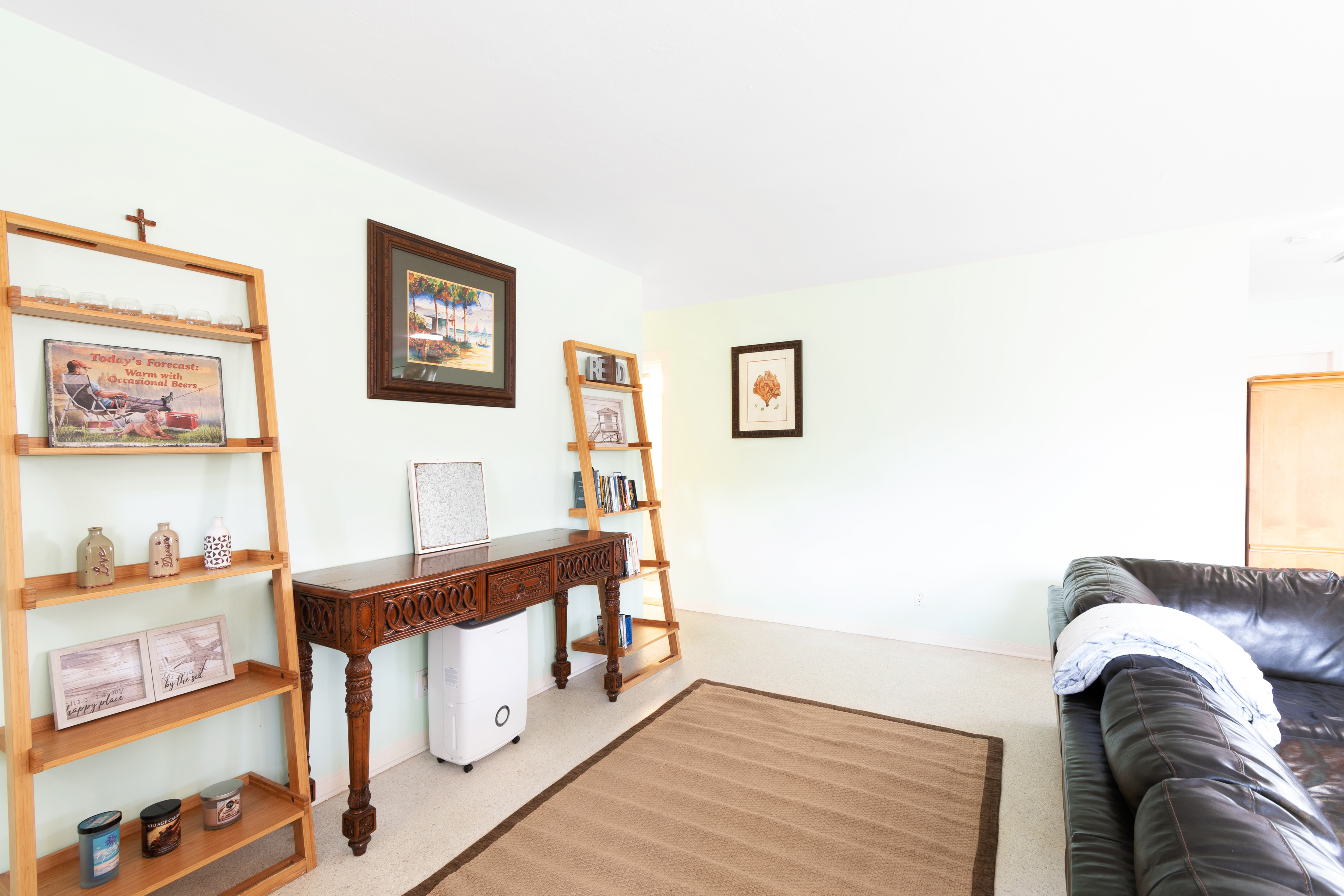 Hollywood Condo 962359