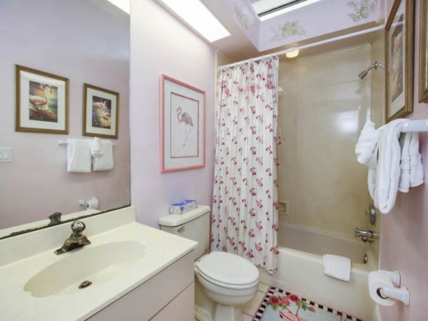 Sanibel Three Bedroom Walk to Beach Vacation Home