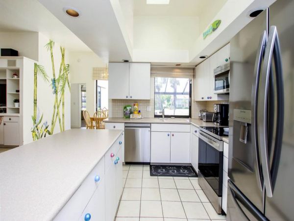 Sanibel Three Bedroom Walk to Beach Vacation Home