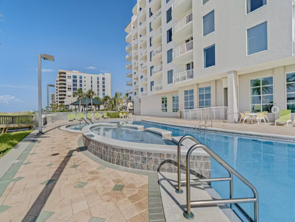 Amazing views Beachfront condo