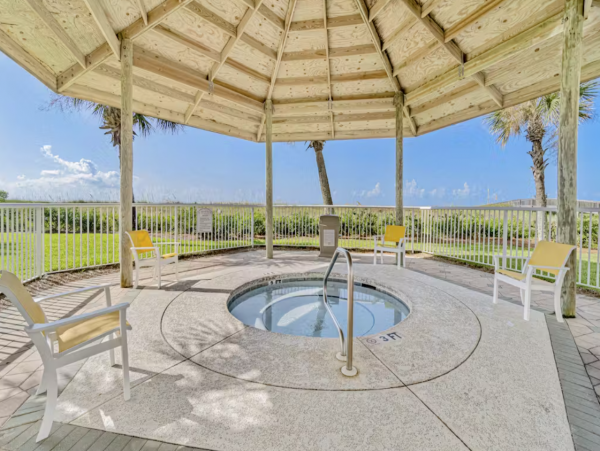 Amazing views Beachfront condo