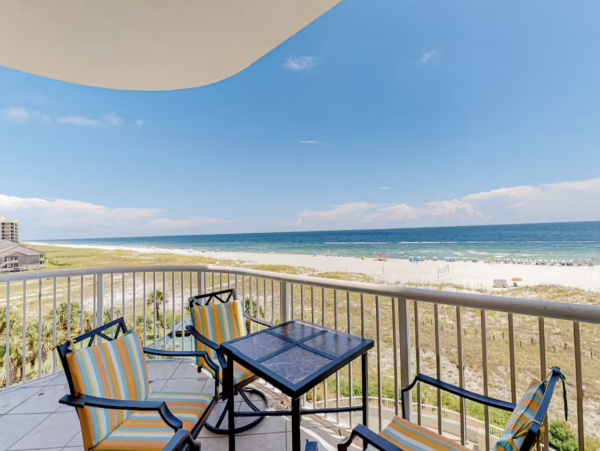 Amazing views Beachfront condo