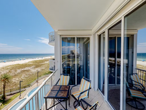Amazing views Beachfront condo