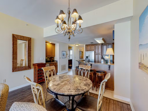Amazing views Beachfront condo