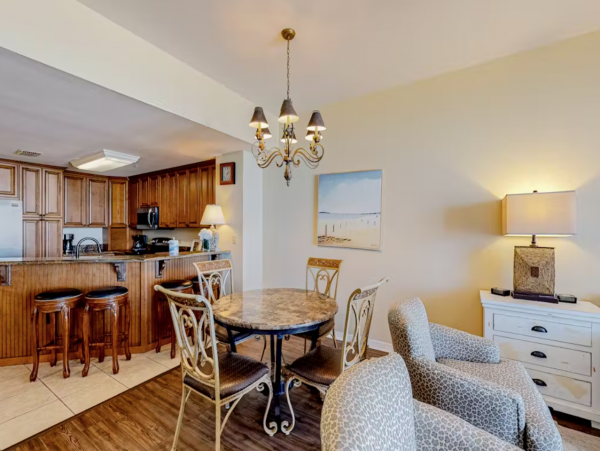 Amazing views Beachfront condo