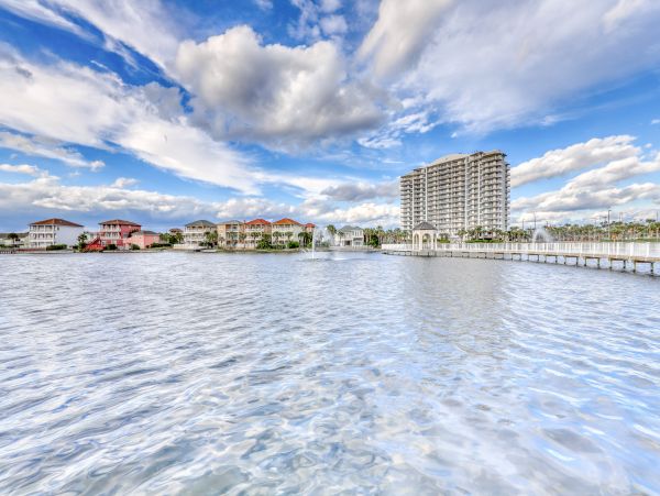 Destin Walk to Beach Four Bedroom Vacation Home