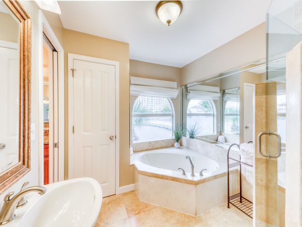 Destin Walk to Beach Four Bedroom Vacation Home
