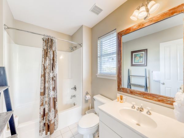 Destin Walk to Beach Four Bedroom Vacation Home
