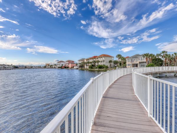 Destin Walk to Beach Four Bedroom Vacation Home
