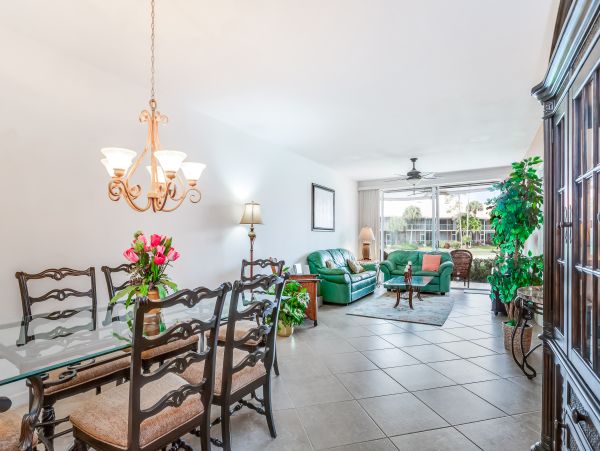 Naples Condo 962446
