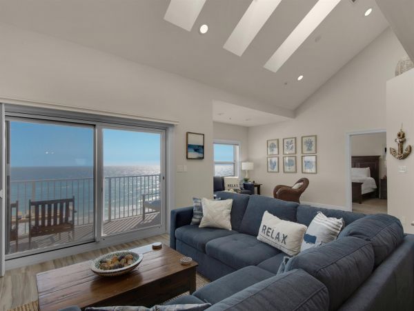 Luxury Vacation Rental  Beachfront Retreat