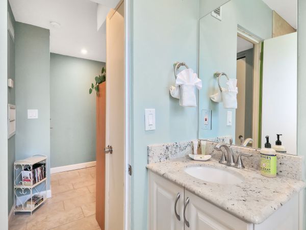 St. Petersburg Condo 962486