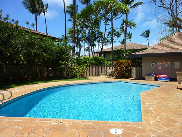 Oceanfront Paia Vacation Townhome