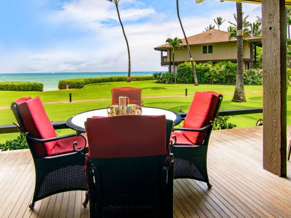 Oceanfront Paia Vacation Townhome