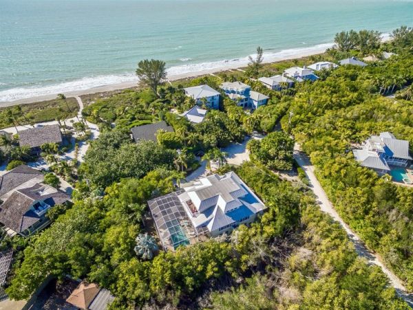 Captiva Vacation Home with Private Pool & Beach Access