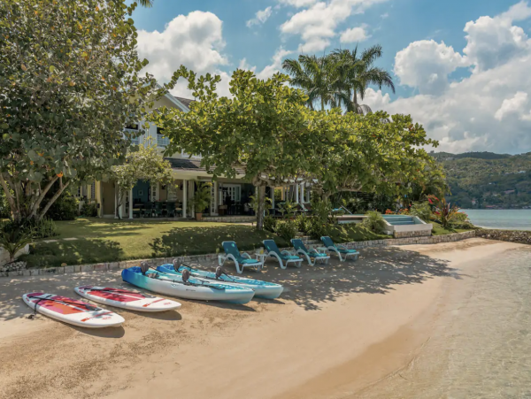Stunning Luxury  Jamaica Beach Villa Staff, Beach