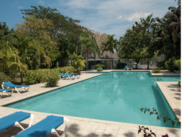 Stunning Luxury  Jamaica Beach Villa Staff, Beach