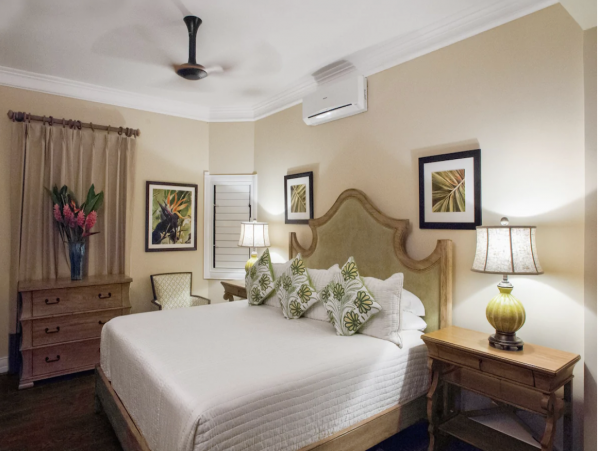 Stunning Luxury  Jamaica Beach Villa Staff, Beach