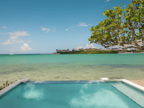 Stunning Luxury  Jamaica Beach Villa Staff, Beach