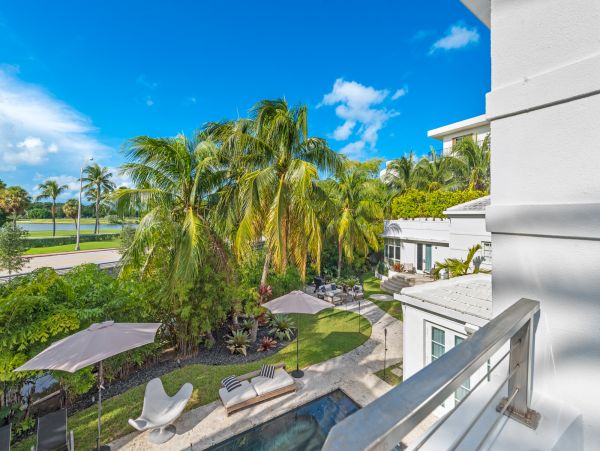 Luxury Miami Vacation Pool Home Short Walk To Beach
