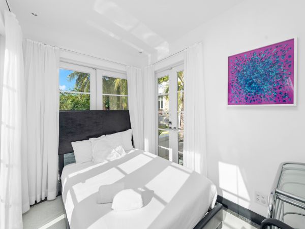 Luxury Miami Vacation Pool Home Short Walk To Beach