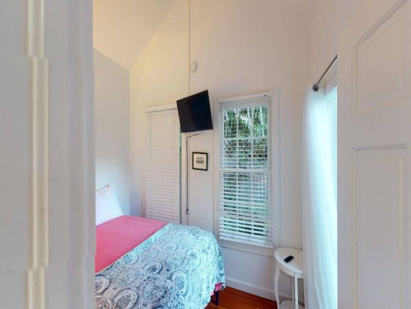 Key West Retreat Three Bedrooms Private Pool Walk To Beach