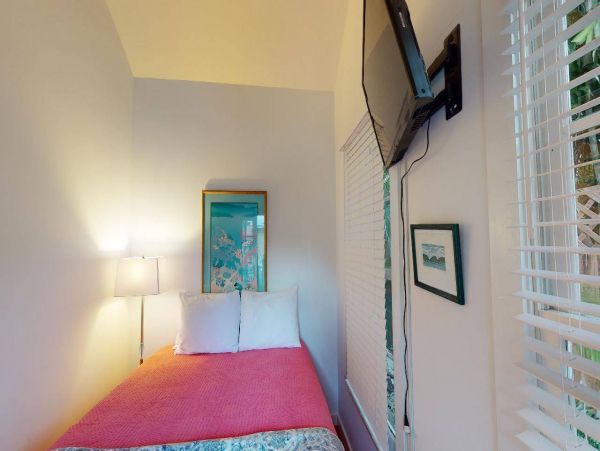 Key West Retreat Three Bedrooms Private Pool Walk To Beach