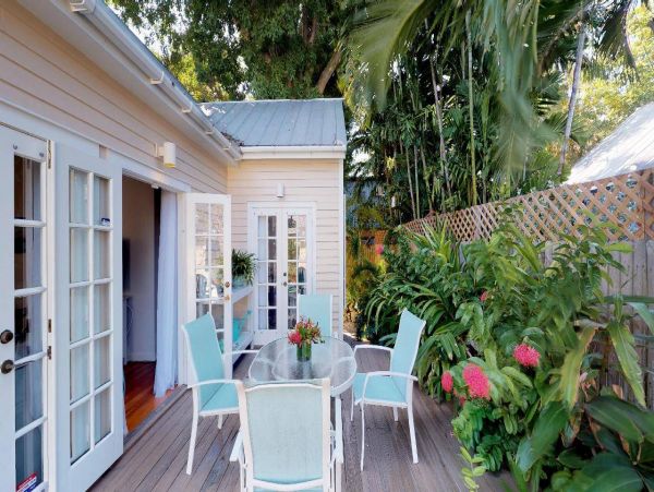 Key West Retreat Three Bedrooms Private Pool Walk To Beach