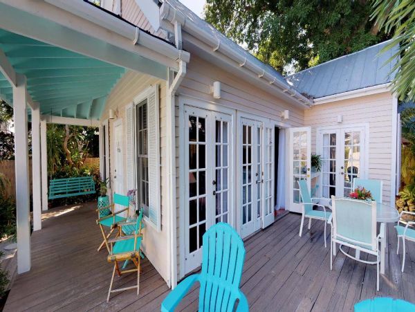 Key West Retreat Three Bedrooms Private Pool Walk To Beach