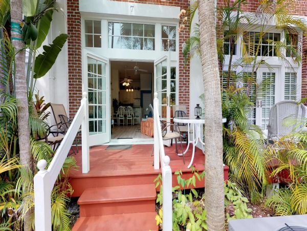 Lovely Key West 2 Bedroom Vacation Getaway