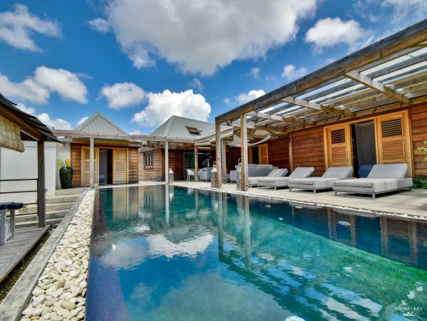Guadeloupe Home 962601