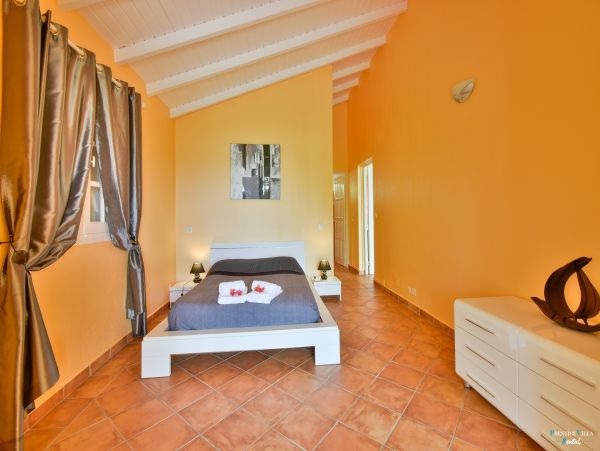 Guadeloupe Home 962604