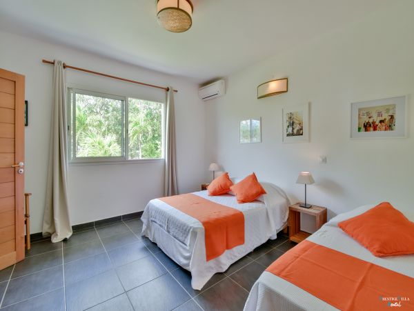 Guadeloupe Home 962610